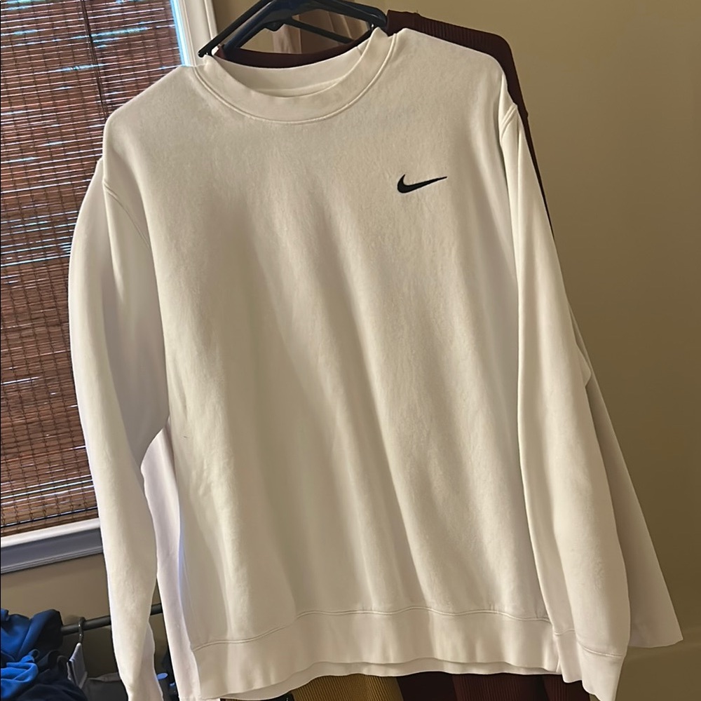 Nike White Crewneck Sweatshirt